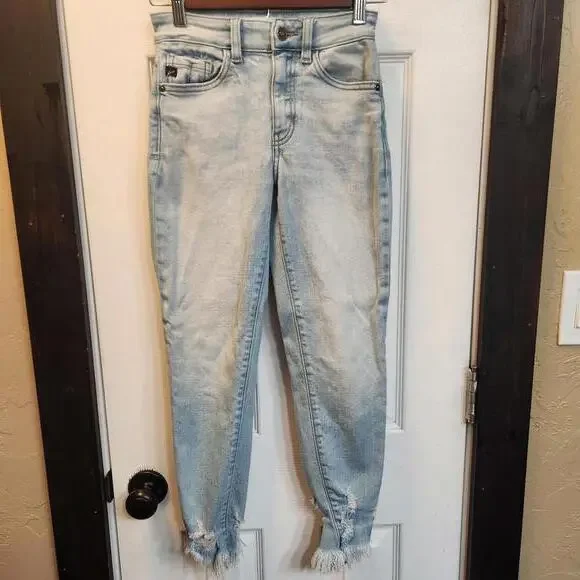 KanCan Women's Light Wash Skinny Jeans with Frayed Hem- 0/23 - Picture 1 of 9